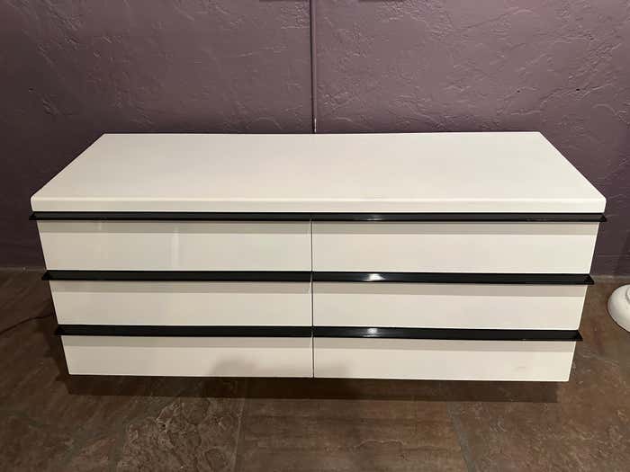 White lacquer on sale dresser modern